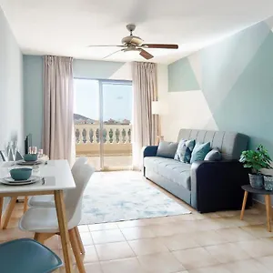 Great View, Heated Pool, Cool Design - Castle Harbour In Cristianos Apartment Los Cristianos (Tenerife)